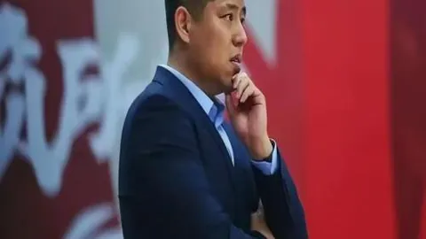 波杰姆斯基独得27分，勇士击败马刺